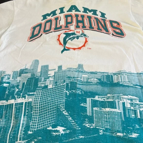 Vintage 90’s Miami Dolphins AOP Men’s T-shirt Size Small Fits Medium Mint*